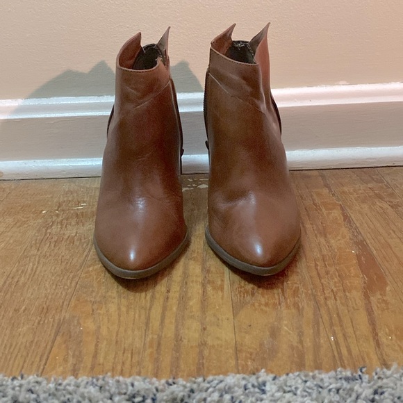 Carlos by Carlos Santana camel leather heeled booties - Picture 2 of 6